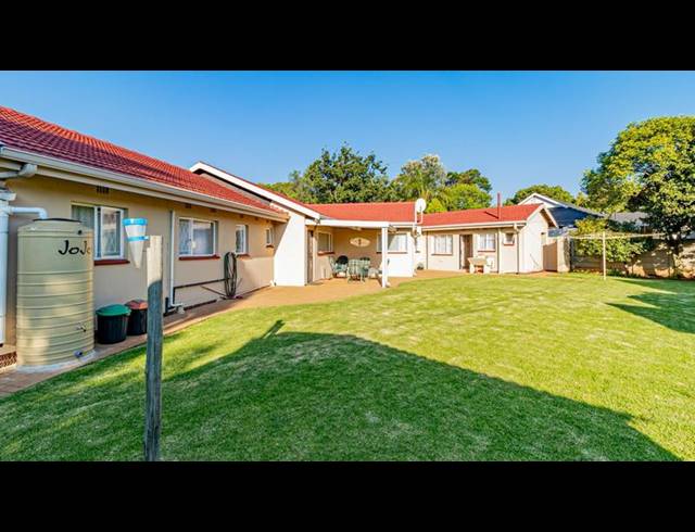 4 BEDROOM HOUSE FOR SALE IN PARKRAND